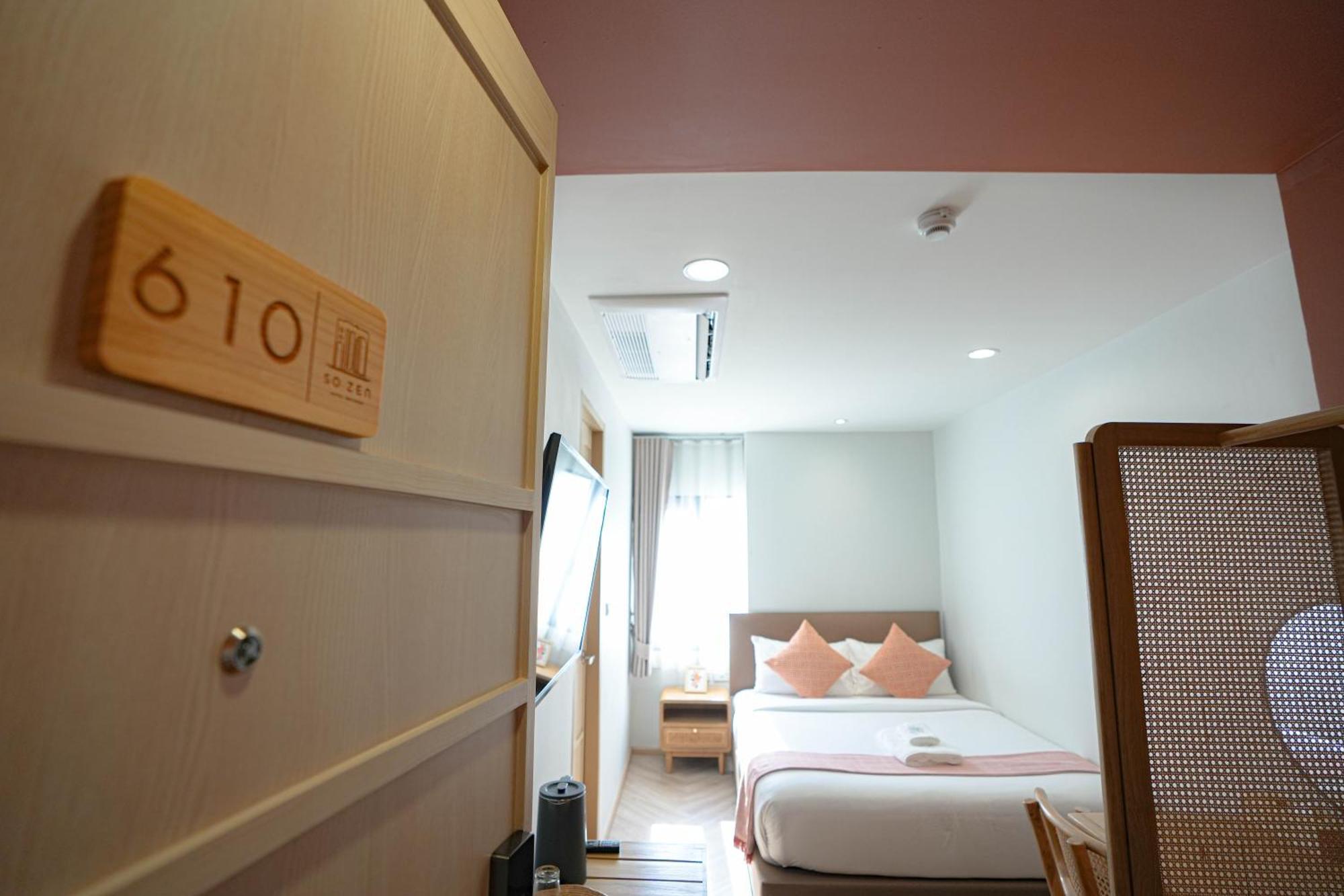 So Zen Hotel Silom Bangkok Exteriör bild