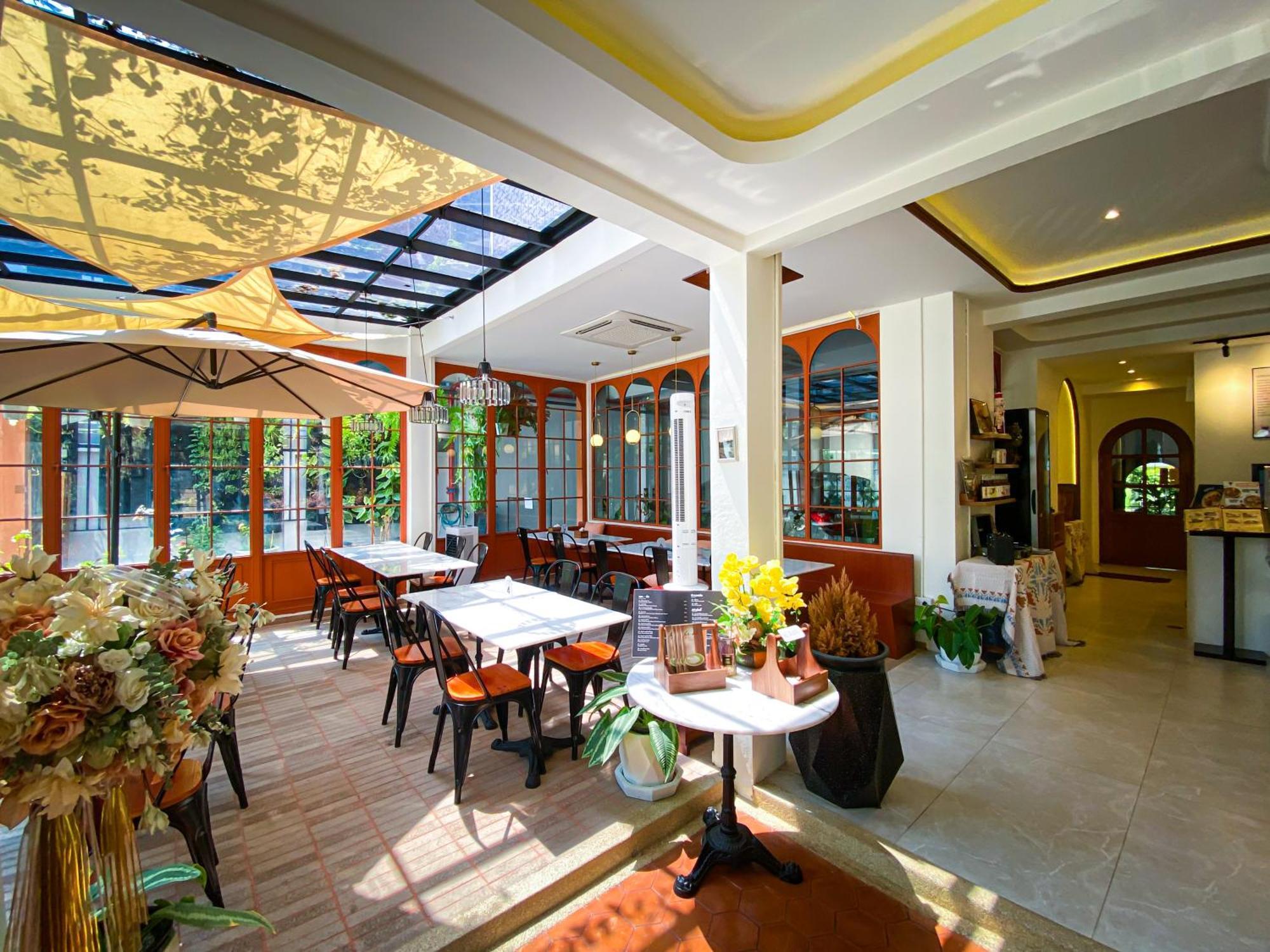 So Zen Hotel Silom Bangkok Exteriör bild